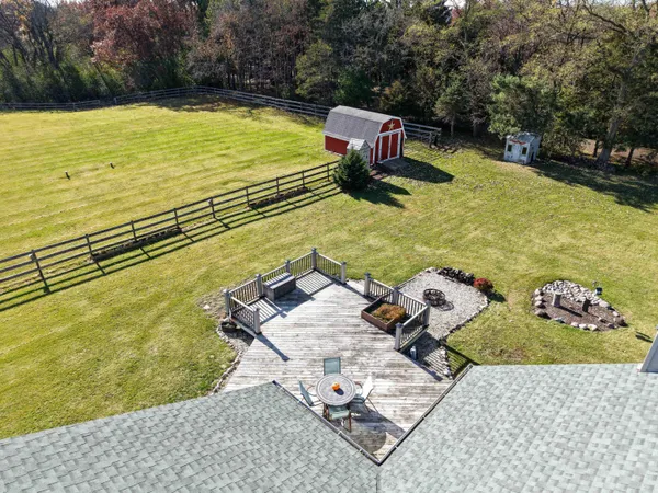 $685,000 | S102-w32709 County Road East, Mukwonago, WI 53149