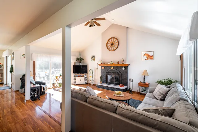 $685,000 | S102-w32709 County Road East, Mukwonago, WI 53149