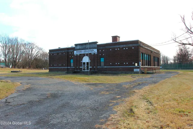 $199,000 | 26 Thatcher Street, Bethlehem, NY 12158