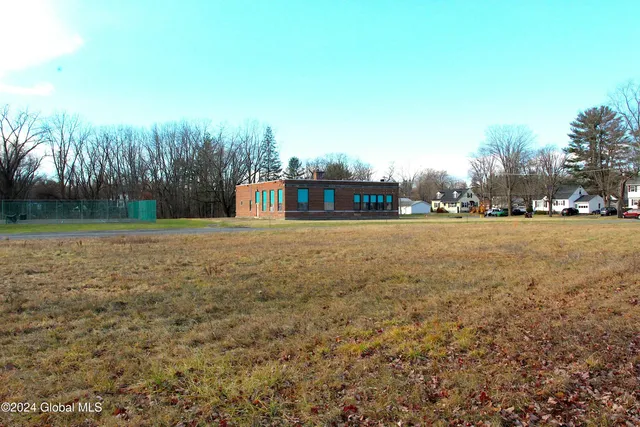 $199,000 | 26 Thatcher Street, Bethlehem, NY 12158