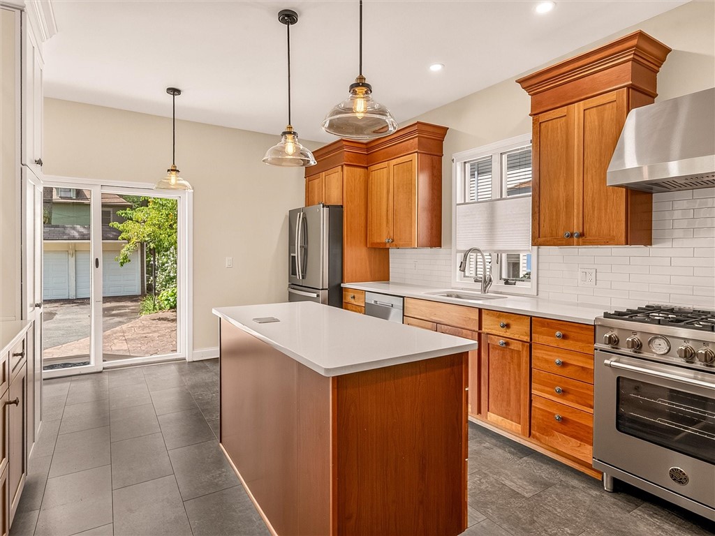 143 Barrington Street Rochester, NY 14607 - Photo 21 of 49 KITCHEN