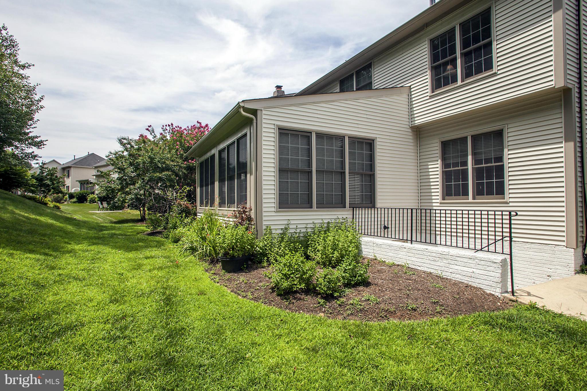 1013 Heartfields Drive Silver Spring, MD 20904 - Photo 6 of 27 Exterior (Rear)