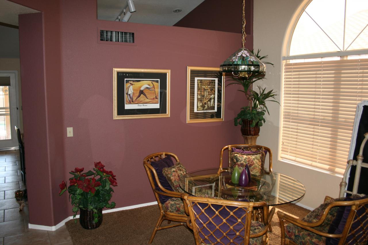 554 West Tumbleweed Road Gilbert, AZ 85233 - Photo 2 of 8 Dining/family