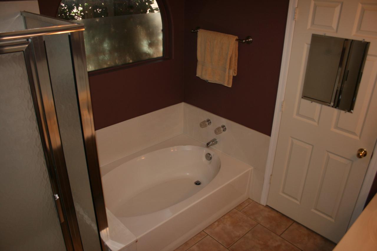 554 West Tumbleweed Road Gilbert, AZ 85233 - Photo 6 of 8 Master-Garden tub