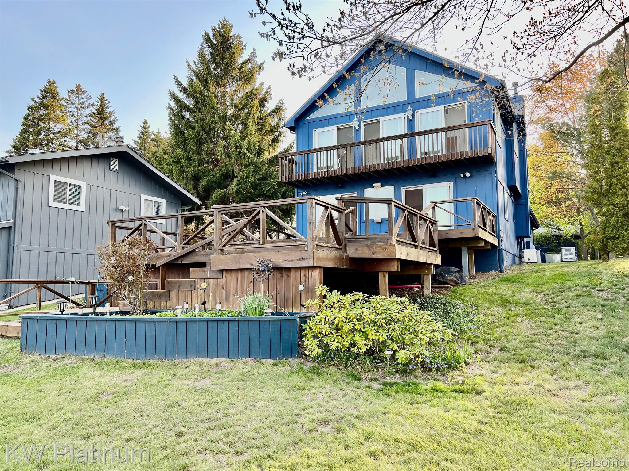 8785 Lakeshore Road Lexington, MI 48450 - Photo 5 of 50 Gallery Image 5