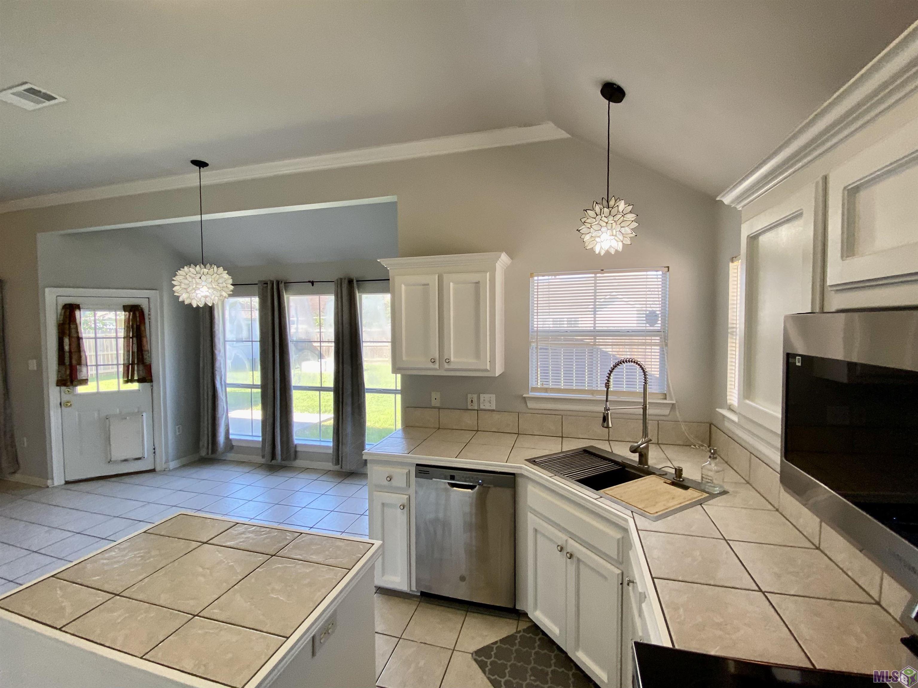 232 Springhaven Drive Baton Rouge, LA 70810 - Photo 12 of 36