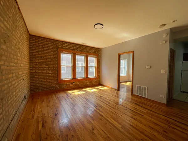 $1,400 | 1160 North Harding Avenue, Unit 2, Chicago, IL 60651