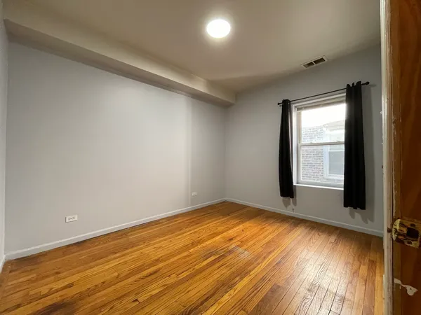 $1,400 | 1160 North Harding Avenue, Unit 2, Chicago, IL 60651