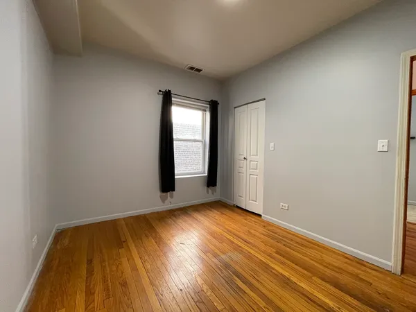 $1,400 | 1160 North Harding Avenue, Unit 2, Chicago, IL 60651