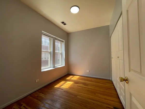 $1,400 | 1160 North Harding Avenue, Unit 2, Chicago, IL 60651