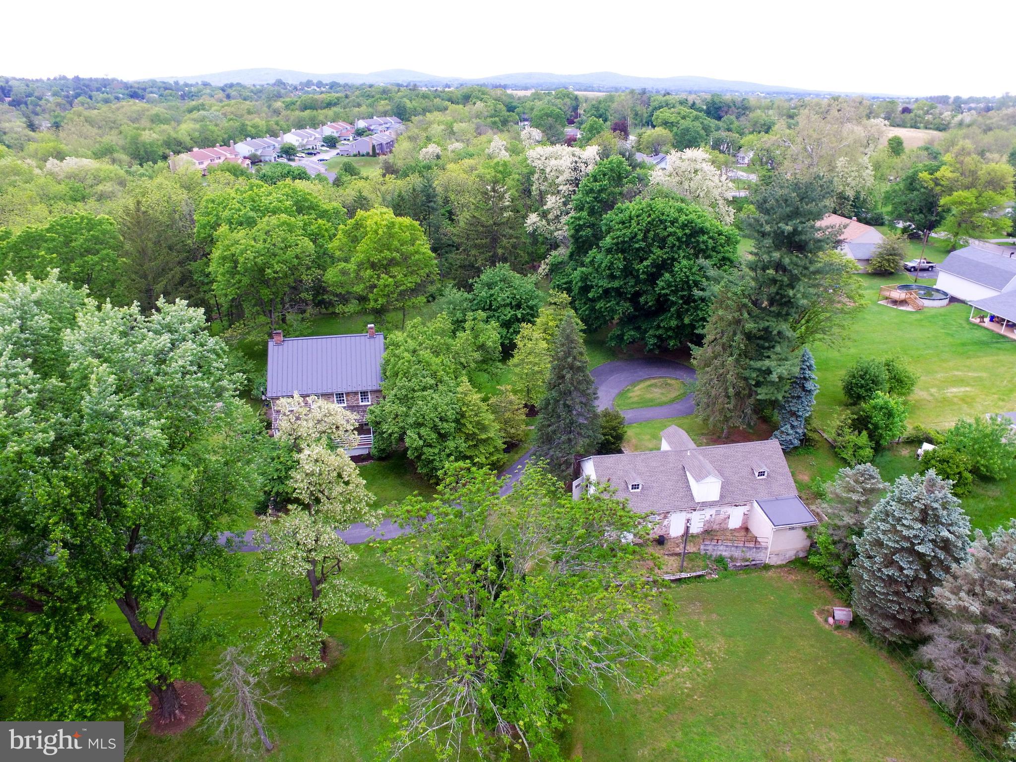 2051 Log Cabin Road York, PA 17408 - Photo 3 of 36