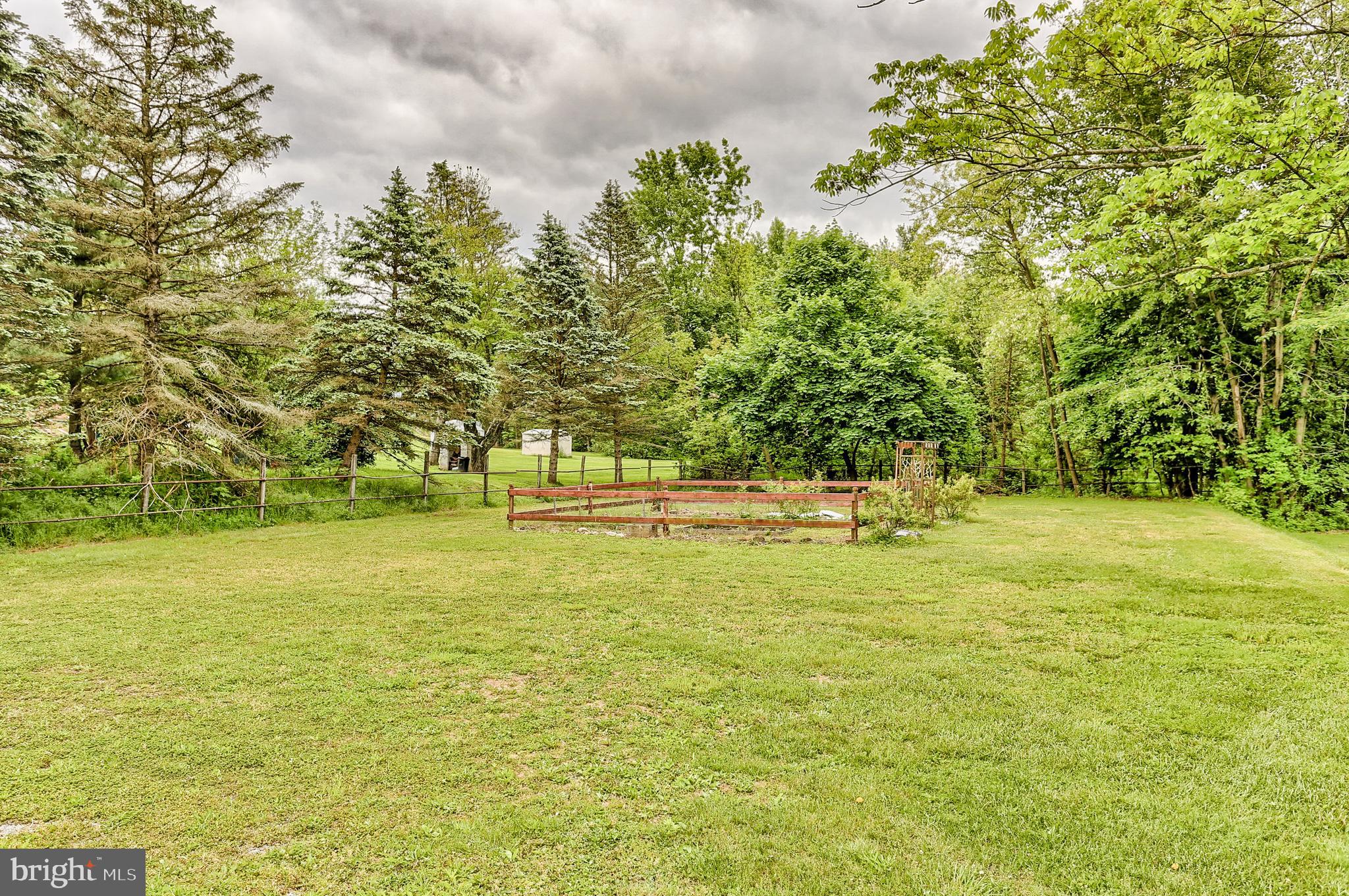 2051 Log Cabin Road York, PA 17408 - Photo 31 of 36