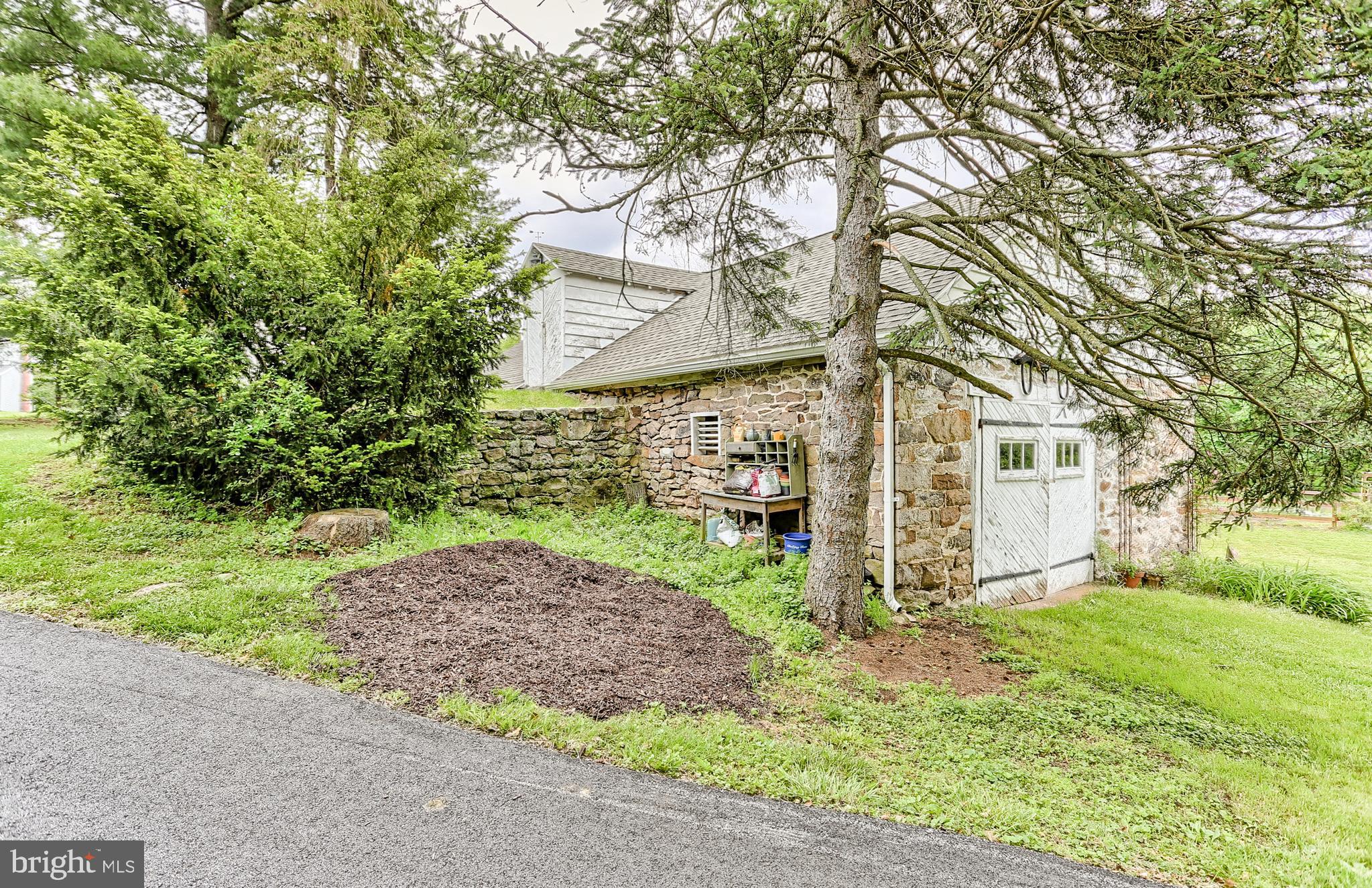 2051 Log Cabin Road York, PA 17408 - Photo 33 of 36