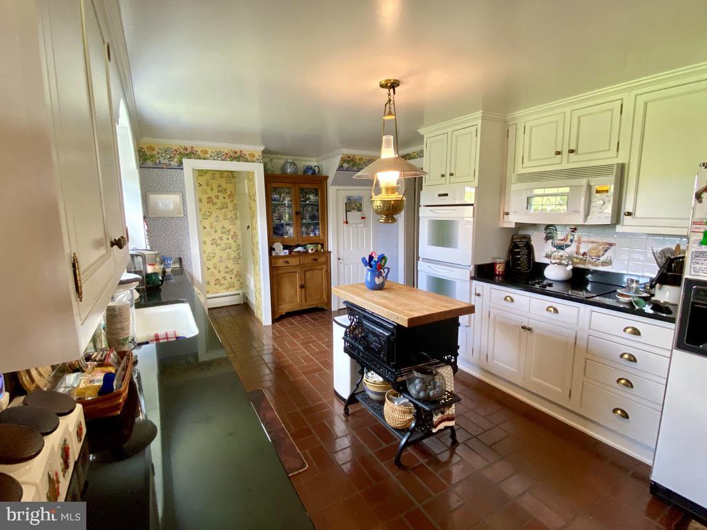 664 Goldmiller Road Gerrardstown, WV 25420 - Photo 10 of 32 Gallery Image 10