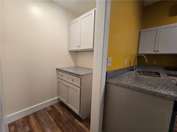 $1,500 | 27 East Main Street, Unit 209, Waterloo, NY 13165