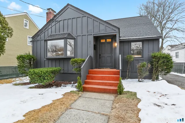 $399,000 | 671 Fairview Avenue, Bridgeport, CT 06606