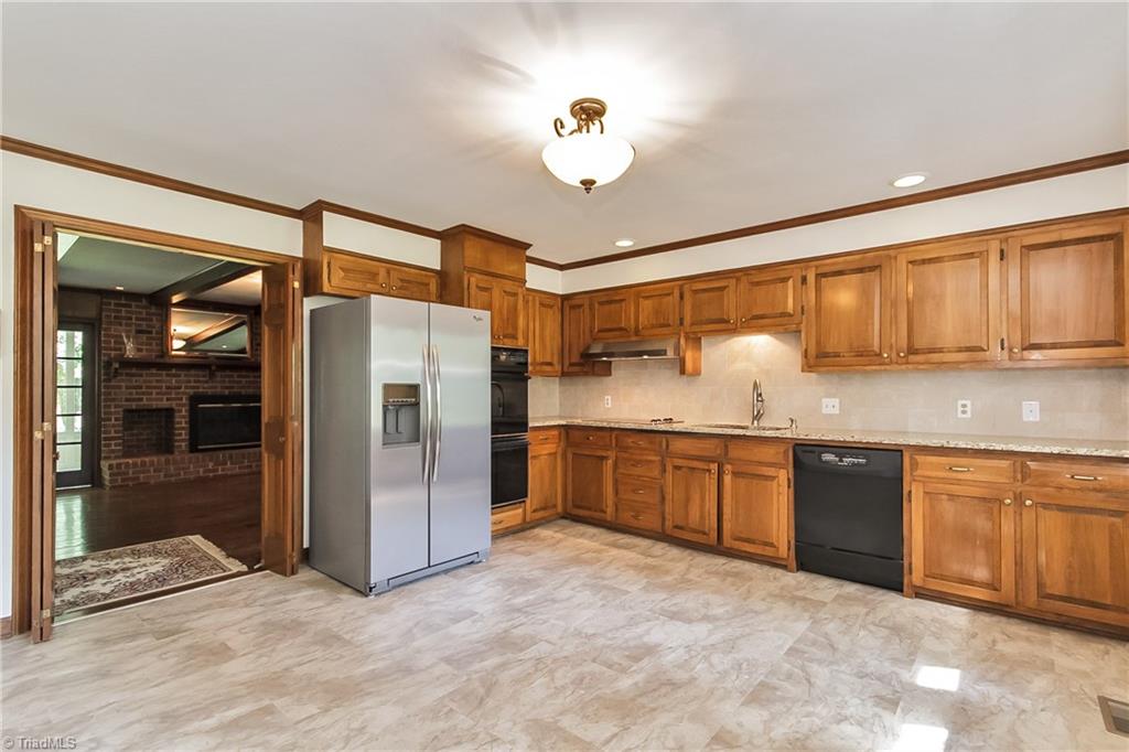 2278 Huffman Mill Road Burlington, NC 27215 - Photo 5 of 24 Gallery Image 5