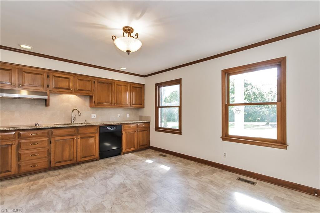 2278 Huffman Mill Road Burlington, NC 27215 - Photo 6 of 24 Gallery Image 6