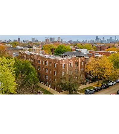 $3,895 | 1251 West Henderson Street, Unit 1, Chicago, IL 60657