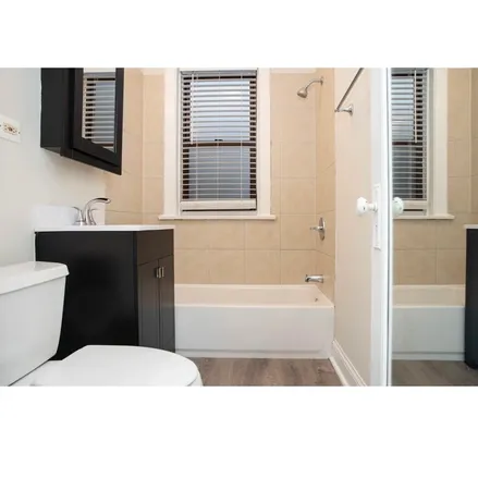 $3,895 | 1251 West Henderson Street, Unit 1, Chicago, IL 60657