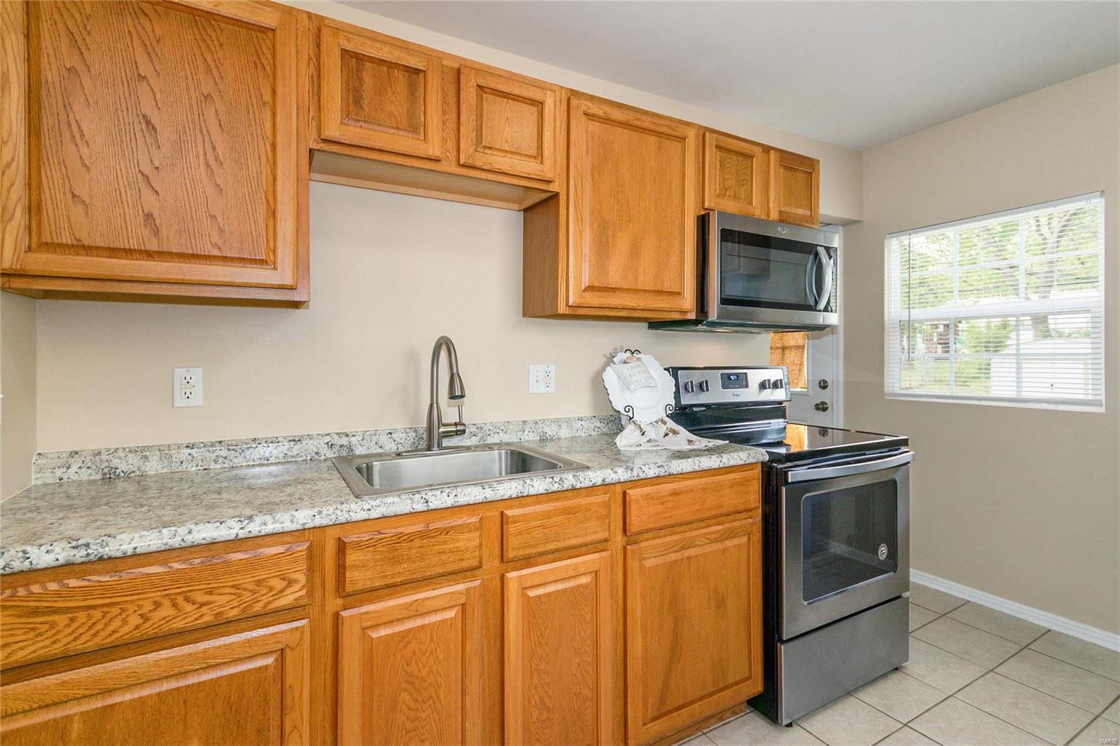9417 Ridge Avenue St. Louis, MO 63114 - Photo 11 of 26