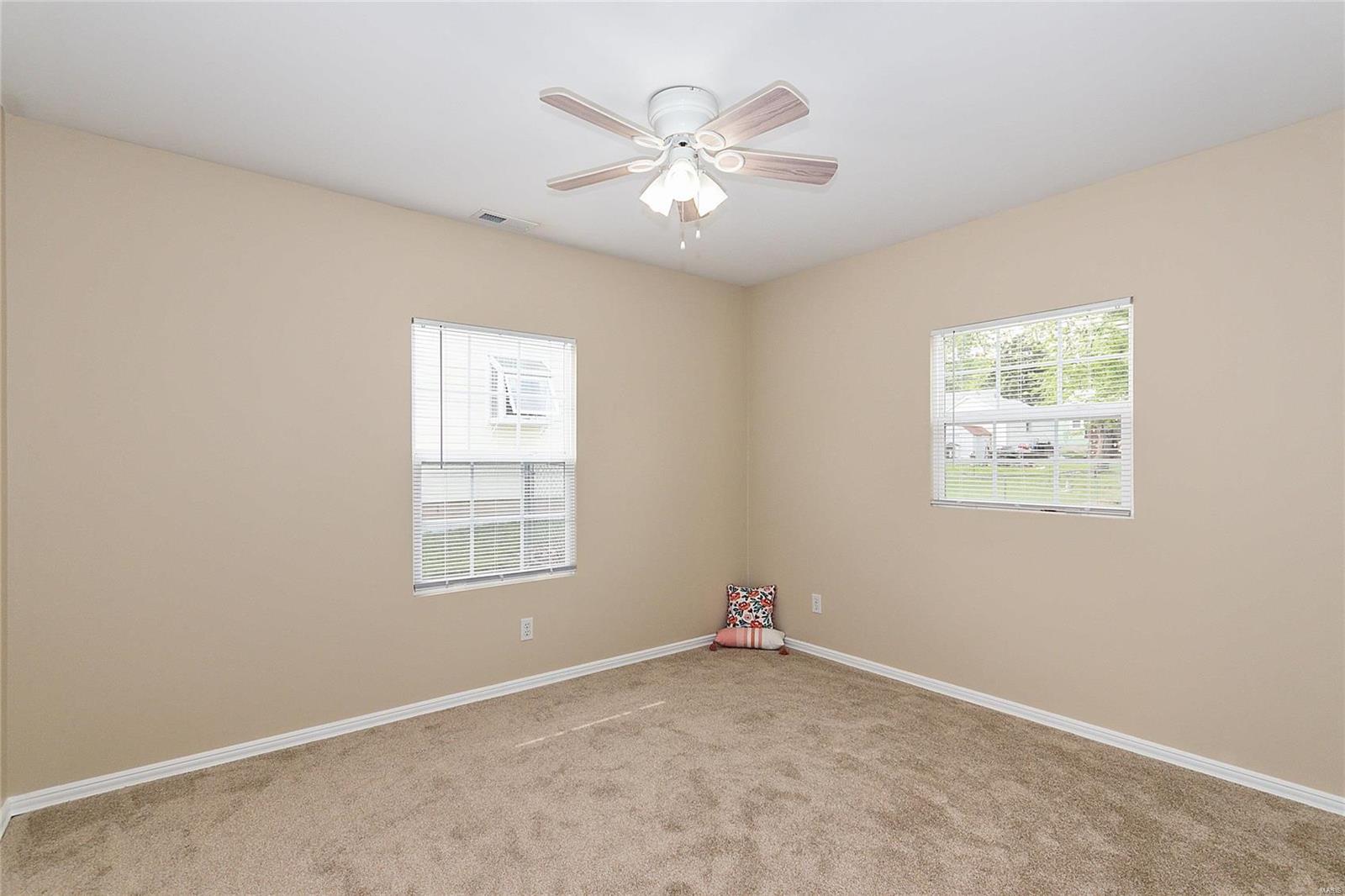 9417 Ridge Avenue St. Louis, MO 63114 - Photo 15 of 26