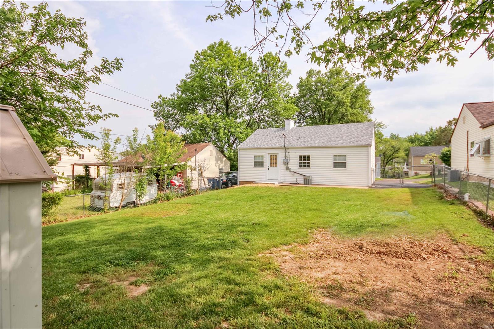 9417 Ridge Avenue St. Louis, MO 63114 - Photo 19 of 26