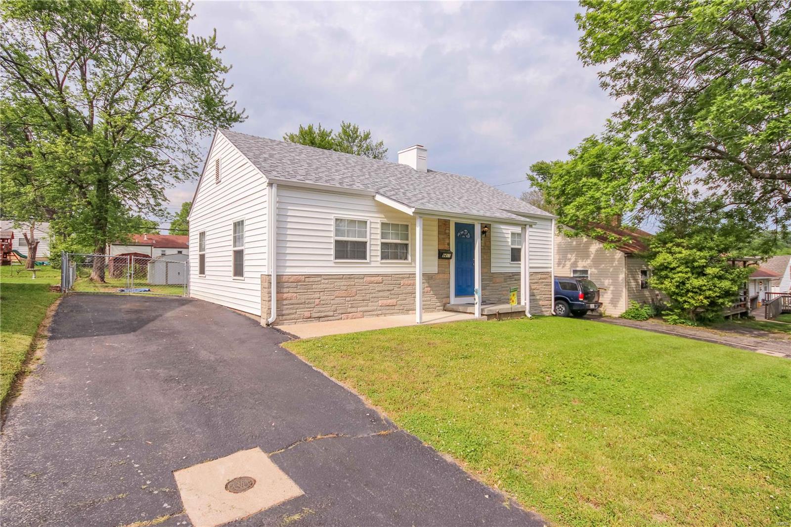 9417 Ridge Avenue St. Louis, MO 63114 - Photo 20 of 26