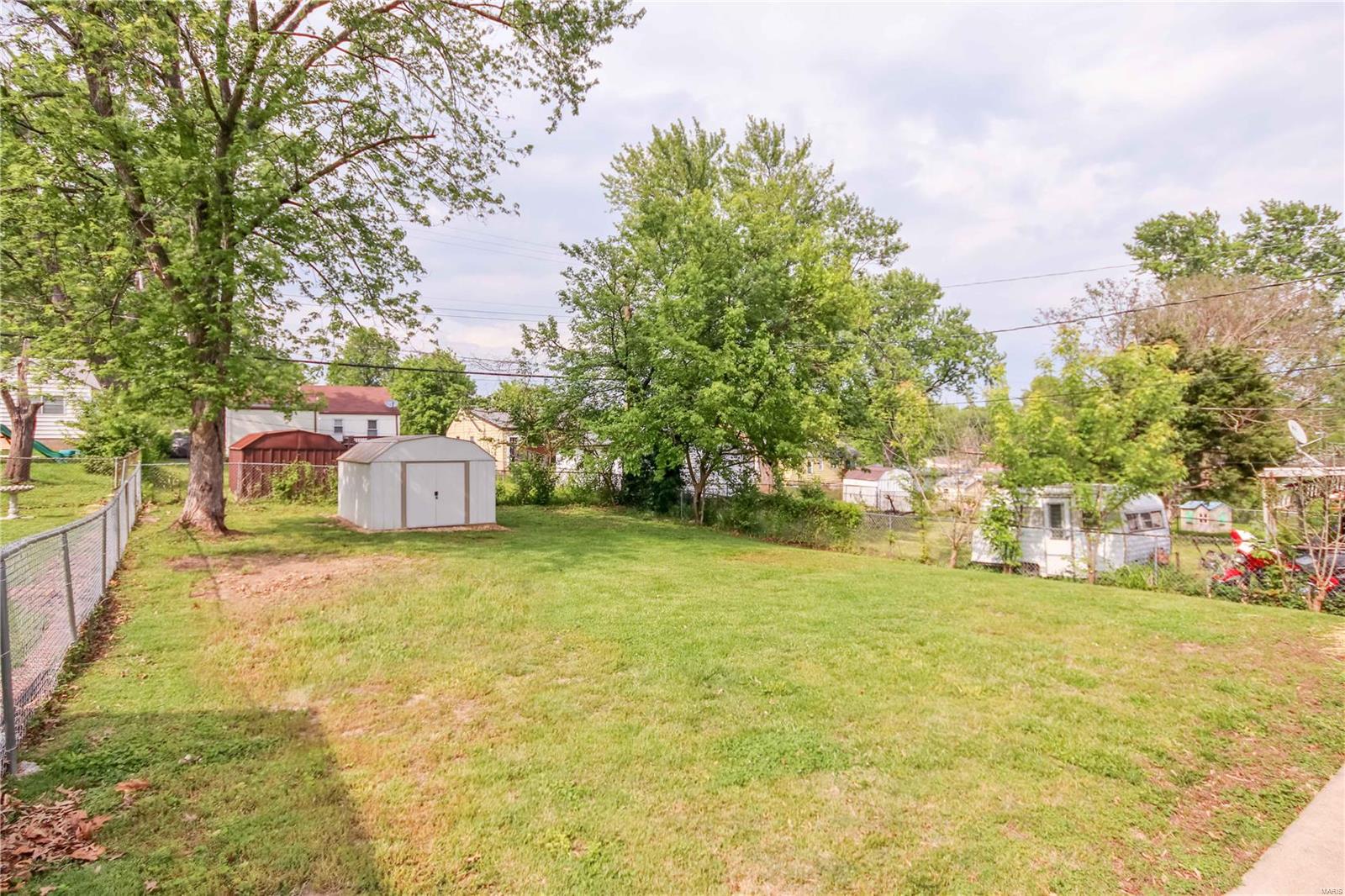 9417 Ridge Avenue St. Louis, MO 63114 - Photo 3 of 26