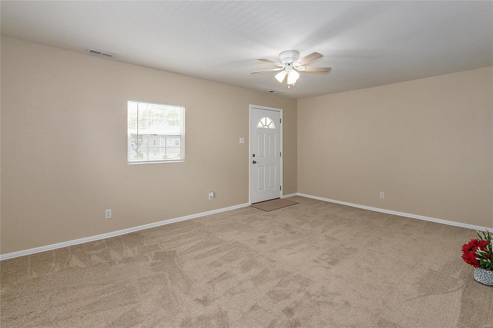 9417 Ridge Avenue St. Louis, MO 63114 - Photo 6 of 26