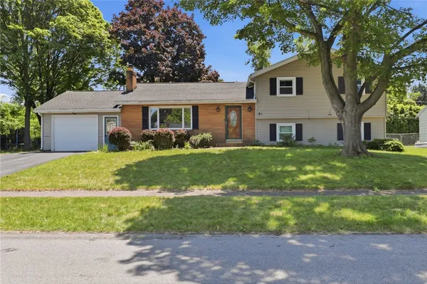 $224,900 | 81 Minocqua Drive, Irondequoit, NY 14617