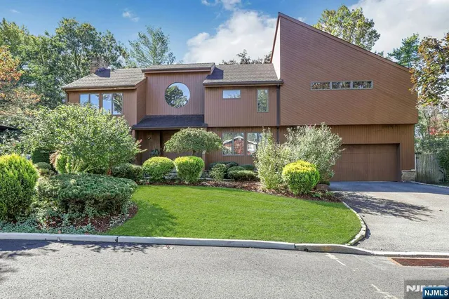 $1,700,000 | 244 Fairview Avenue, Englewood Cliffs, NJ 07632