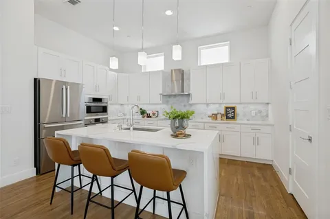 $450,000 | 1719 Caddo Street, Unit 101, Dallas, TX 75204