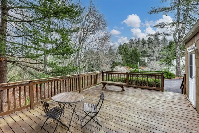 $849,000 | 16 Kings Gate Road, Suffern, NY 10901