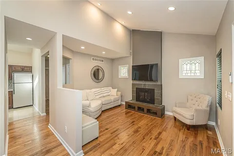 $195,000 | 8928 Tudor Avenue, Overland, MO 63114