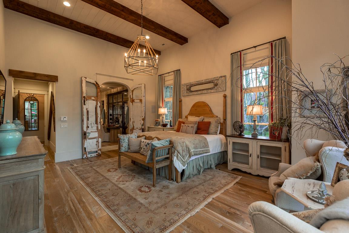222 Poydras Street Franklin, TN 37069 - Photo 16 of 30 a living room with furniture and a large window