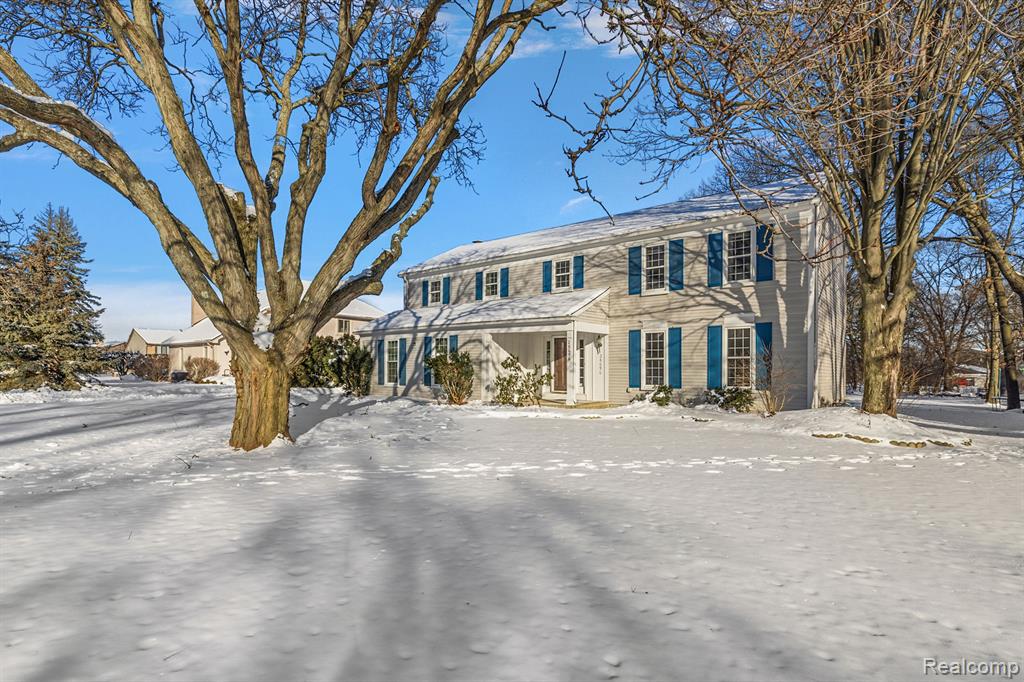 28696 Roxbury Street Farmington Hills, MI 48331 - Photo 4 of 55