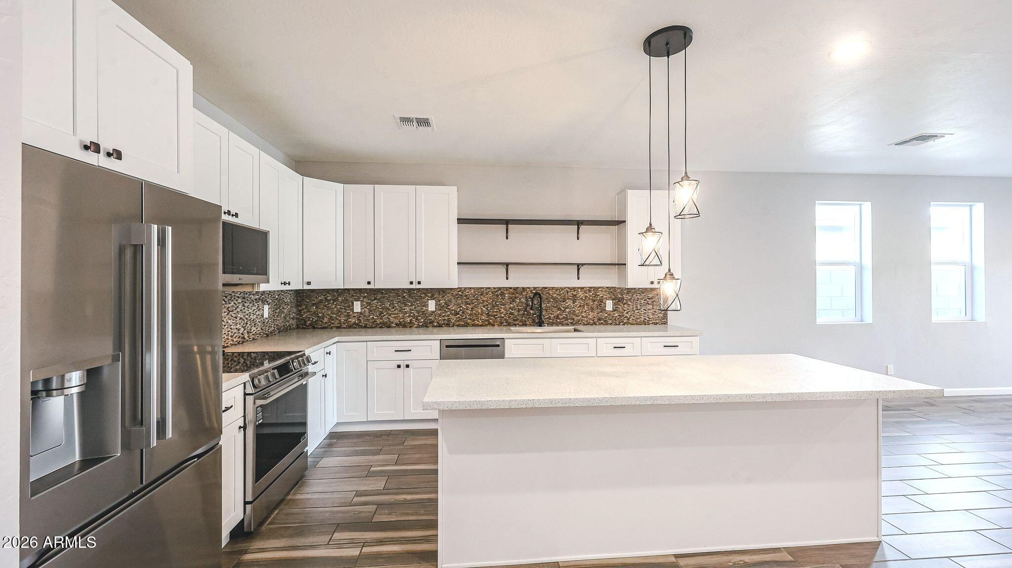 913 East Fremont Road, Unit 1 Phoenix, AZ 85042 - Photo 12 of 58 image (3)