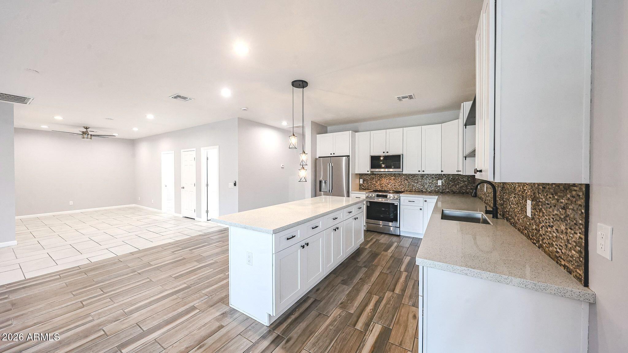 913 East Fremont Road, Unit 1 Phoenix, AZ 85042 - Photo 13 of 58 image (1)