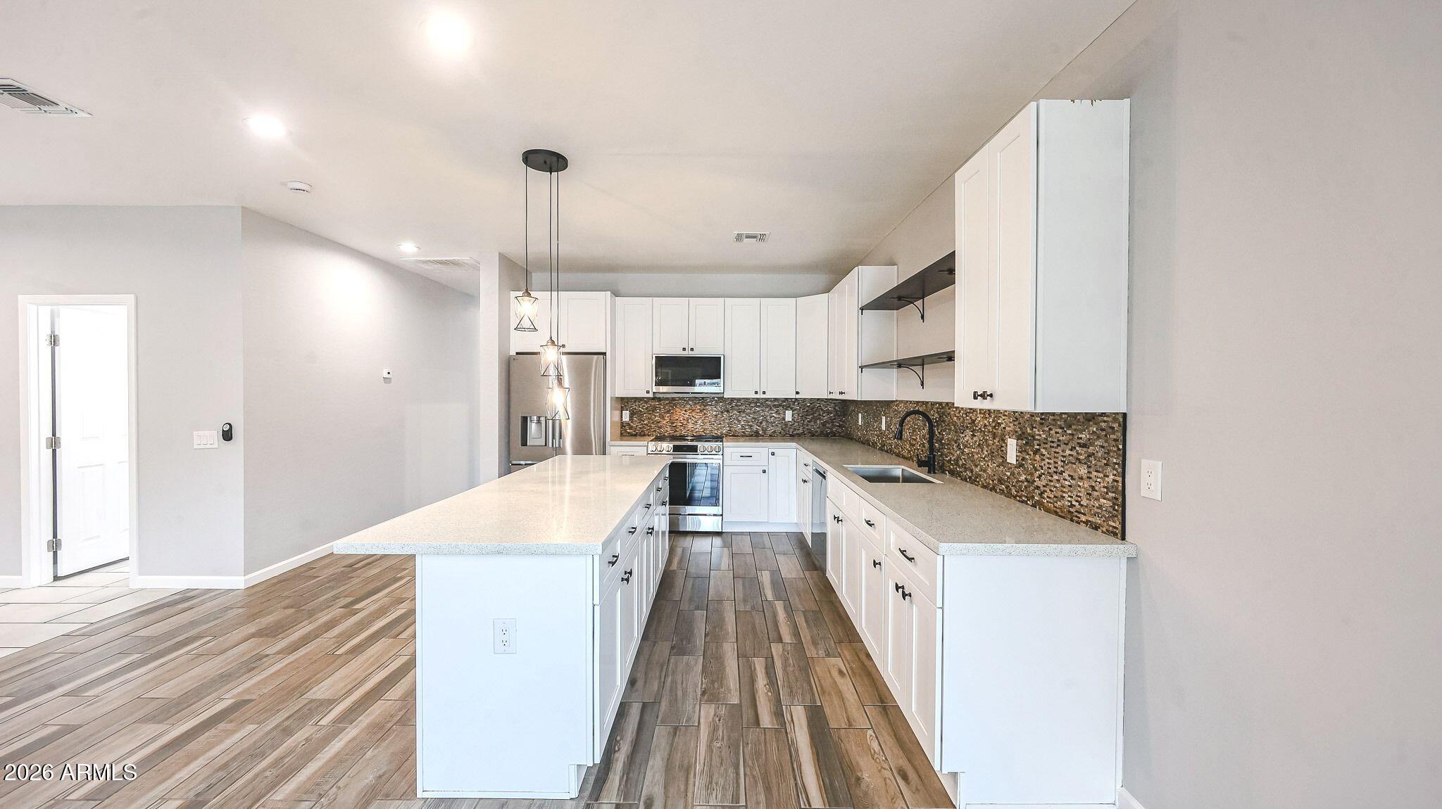 913 East Fremont Road, Unit 1 Phoenix, AZ 85042 - Photo 14 of 58 image (2)