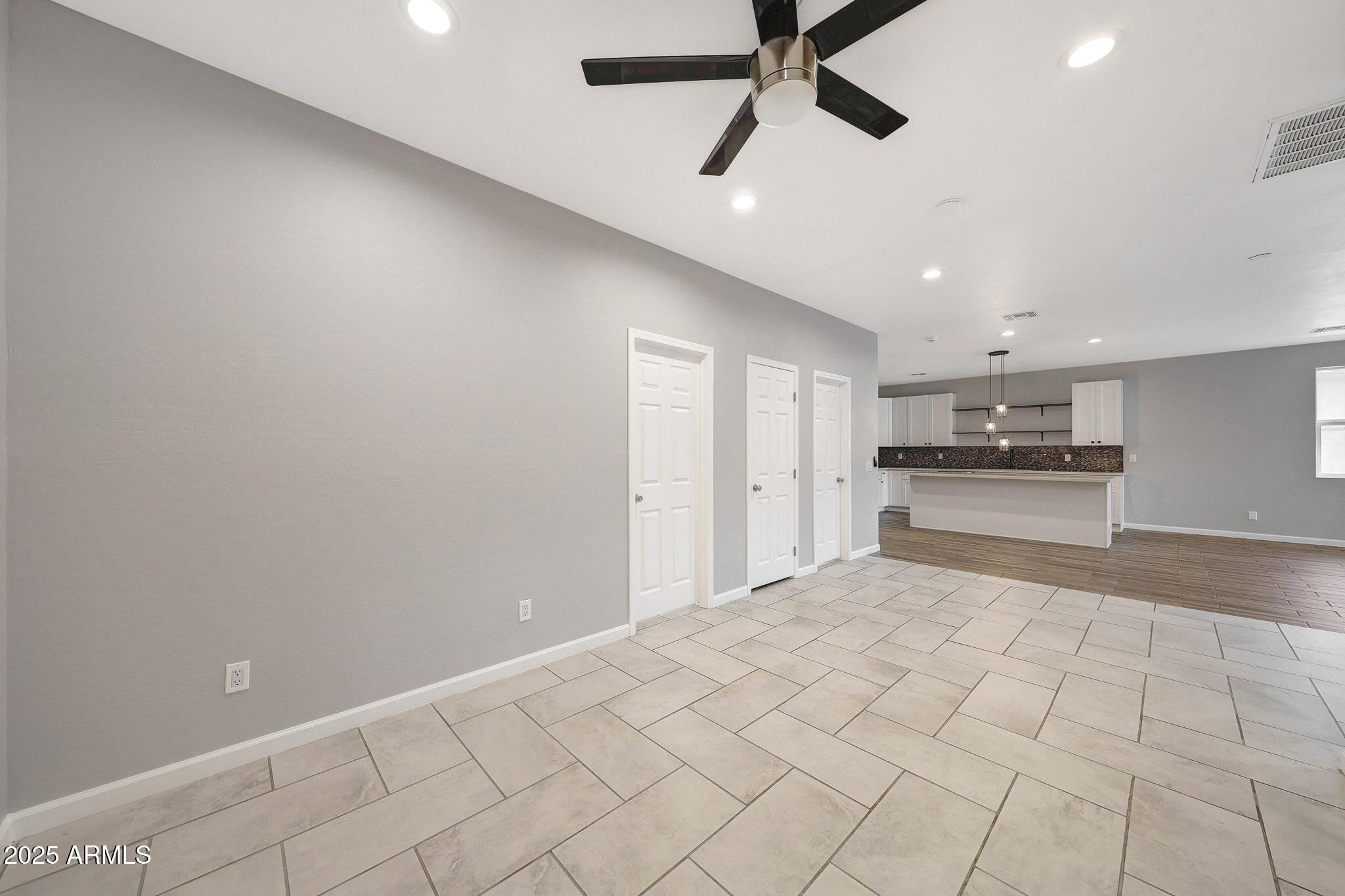 913 East Fremont Road, Unit 1 Phoenix, AZ 85042 - Photo 17 of 58 B (14)