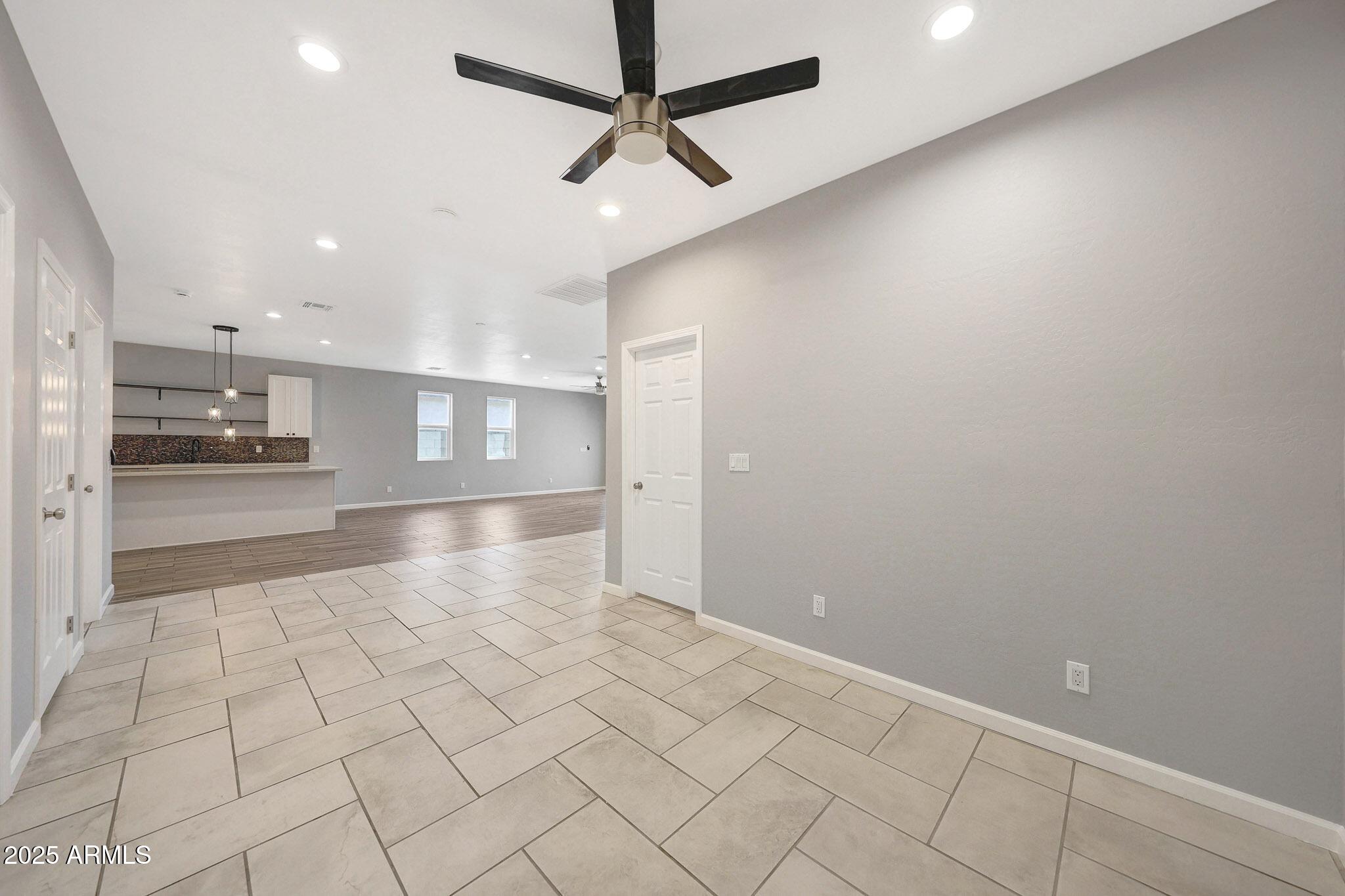 913 East Fremont Road, Unit 1 Phoenix, AZ 85042 - Photo 18 of 58 B (15)