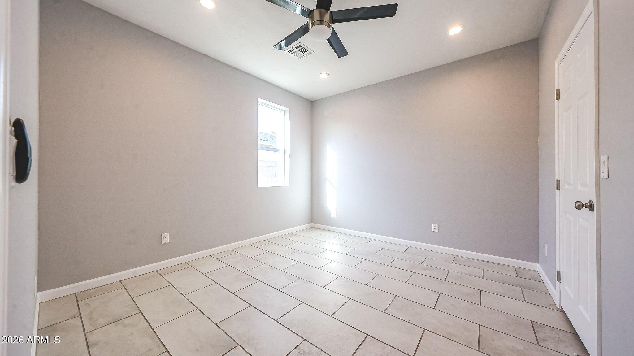 913 East Fremont Road, Unit 1 Phoenix, AZ 85042 - Photo 19 of 58 image (11)