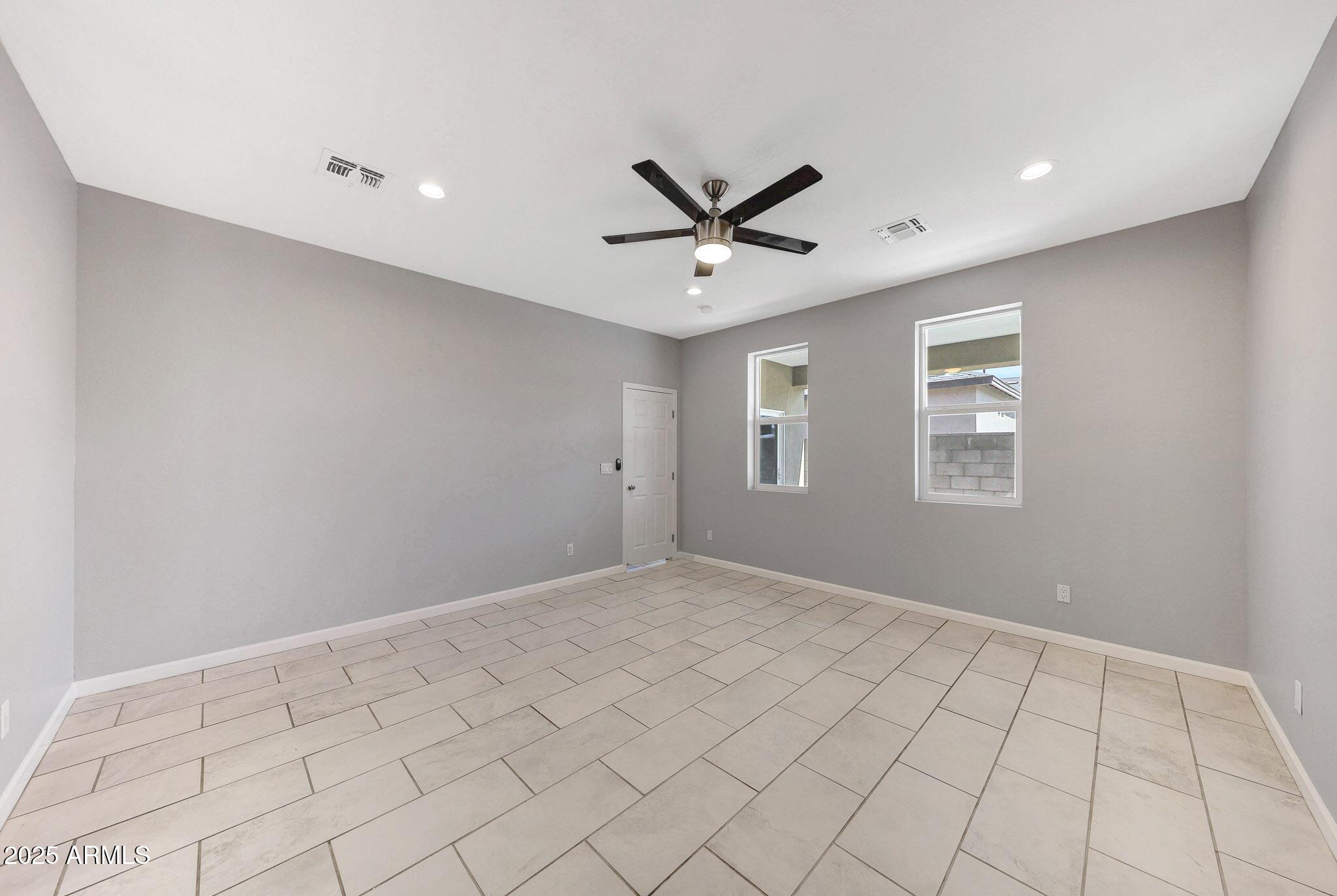 913 East Fremont Road, Unit 1 Phoenix, AZ 85042 - Photo 26 of 58 B (25)