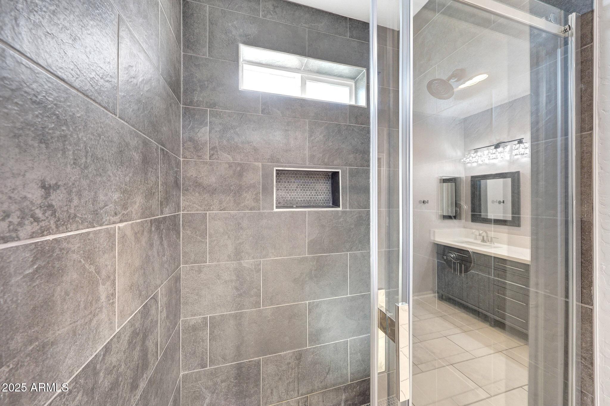 913 East Fremont Road, Unit 1 Phoenix, AZ 85042 - Photo 30 of 58 B (29)