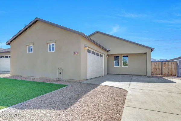 $549,900 | 913 East Fremont Road, Unit 1, Phoenix, AZ 85042