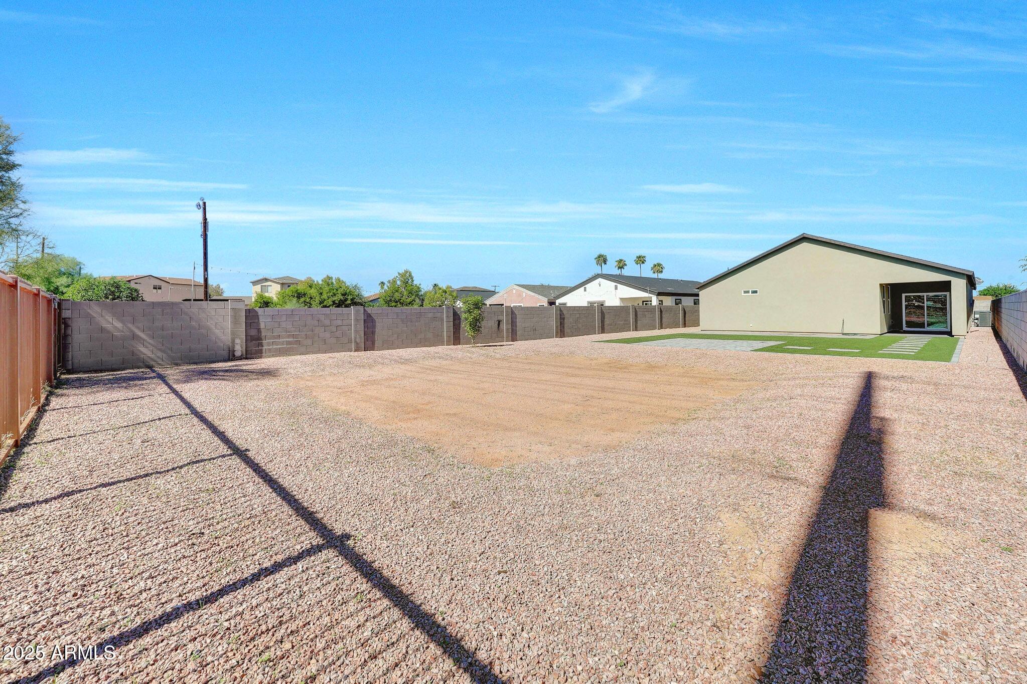 913 East Fremont Road, Unit 1 Phoenix, AZ 85042 - Photo 48 of 58 C (7)