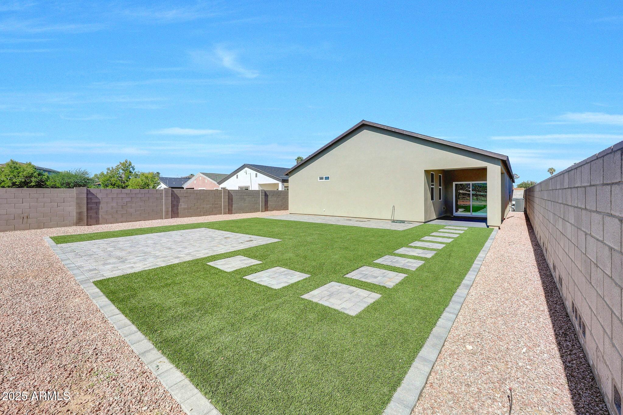 913 East Fremont Road, Unit 1 Phoenix, AZ 85042 - Photo 8 of 58 a1gta C (8)