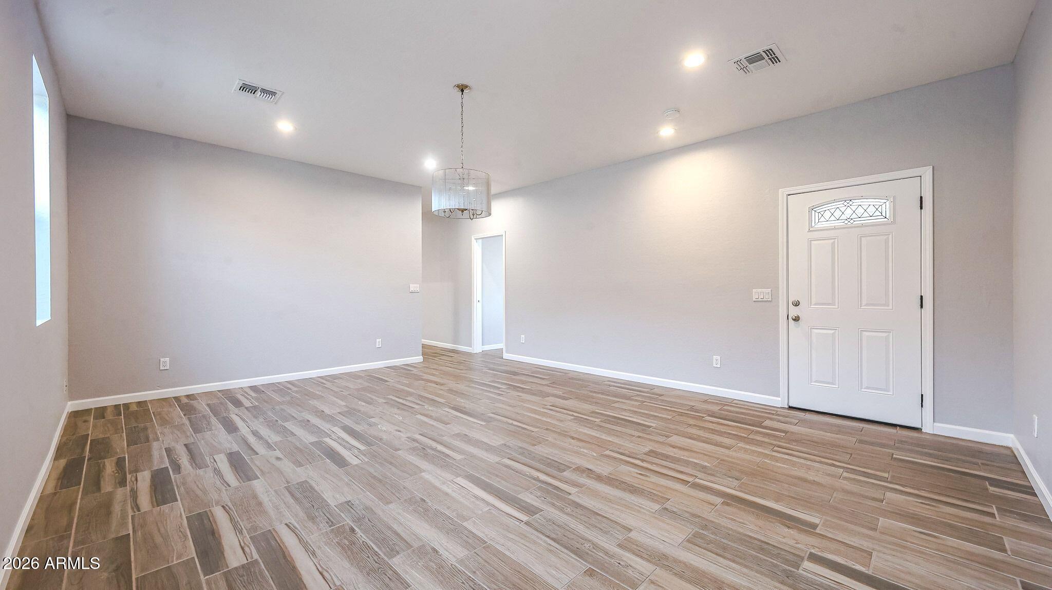 913 East Fremont Road, Unit 1 Phoenix, AZ 85042 - Photo 10 of 58 image (5)