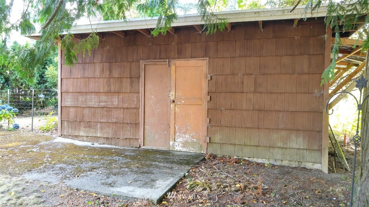 2337 Yew Street Road Bellingham, WA 98229 - Photo 12 of 13 Gallery Image 12